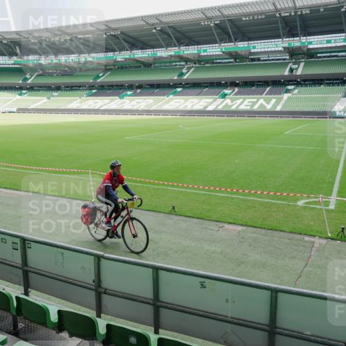 13.09.2026 - 21. swb-Marathon Bremen Michael Burmester http://msf.ph/oto/10488247 13.09.2026 10:18:00 Laufen im Stadion 12457, 12458, 13501, 13504, 13510, 13517, 13522, 13533, 13536, 13542, 13543, 13554, 13561, 13564, 13569, 13571, 13572, 13573, 13576, 13579, 13582, 13602, 13603, 13604, 13623, 13630, 13632, 13638, 13639, 13643, 13525 meine-sportfotos.de