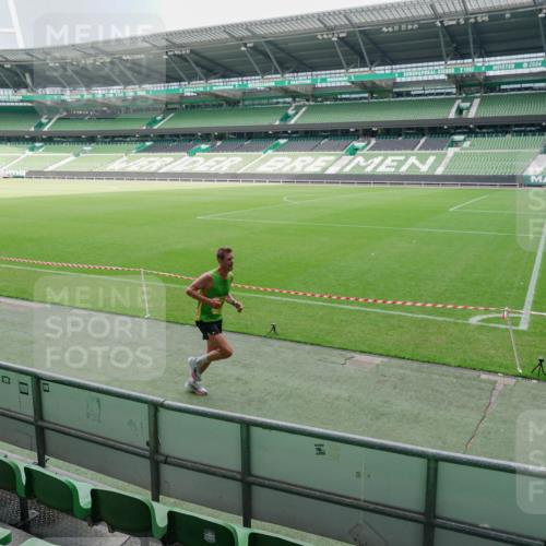 13.09.2026 - 21. swb-Marathon Bremen Michael Burmester http://msf.ph/oto/10488249 13.09.2026 10:18:06 Laufen im Stadion 12457, 12458, 13504, 13510, 13517, 13522, 13533, 13534, 13536, 13542, 13543, 13554, 13561, 13564, 13569, 13571, 13572, 13573, 13576, 13579, 13582, 13599, 13602, 13603, 13604, 13618, 13623, 13630, 13632, 13638, 13639, 13643, 13525 meine-sportfotos.de