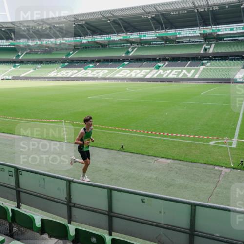 13.09.2026 - 21. swb-Marathon Bremen Michael Burmester http://msf.ph/oto/10488252 13.09.2026 10:18:15 Laufen im Stadion 12457, 12458, 13504, 13510, 13517, 13522, 13533, 13534, 13536, 13542, 13543, 13550, 13554, 13561, 13564, 13569, 13571, 13572, 13573, 13576, 13579, 13581, 13582, 13599, 13602, 13603, 13604, 13618, 13622, 13623, 13630, 13632, 13638, 13639, 13643, 13525, 13627 meine-sportfotos.de