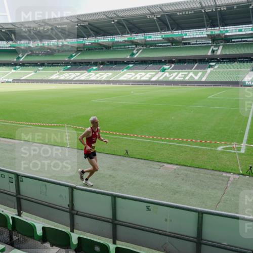 13.09.2026 - 21. swb-Marathon Bremen Michael Burmester http://msf.ph/oto/10488253 13.09.2026 10:18:16 Laufen im Stadion 12457, 12458, 13504, 13510, 13517, 13522, 13533, 13534, 13536, 13542, 13543, 13550, 13554, 13561, 13564, 13569, 13571, 13572, 13573, 13576, 13579, 13581, 13582, 13599, 13602, 13603, 13604, 13618, 13622, 13623, 13630, 13632, 13638, 13639, 13643, 13525, 13627 meine-sportfotos.de