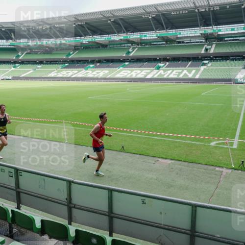 13.09.2026 - 21. swb-Marathon Bremen Michael Burmester http://msf.ph/oto/10488260 13.09.2026 10:18:45 Laufen im Stadion 10366, 10475, 11481, 11652, 12457, 12458, 13504, 13522, 13530, 13533, 13534, 13536, 13541, 13543, 13550, 13554, 13561, 13564, 13569, 13571, 13572, 13573, 13581, 13582, 13599, 13602, 13603, 13604, 13618, 13622, 13630, 13632, 13638, 13639, 13643, 13525, 13627 meine-sportfotos.de