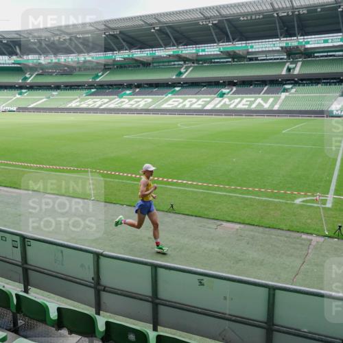 13.09.2026 - 21. swb-Marathon Bremen Michael Burmester http://msf.ph/oto/10488262 13.09.2026 10:18:50 Laufen im Stadion 10366, 10475, 11481, 11652, 12457, 12458, 13504, 13522, 13530, 13533, 13534, 13536, 13541, 13543, 13550, 13554, 13561, 13564, 13569, 13571, 13572, 13573, 13581, 13582, 13599, 13602, 13603, 13604, 13618, 13622, 13630, 13632, 13638, 13639, 13643, 13525, 13627 meine-sportfotos.de
