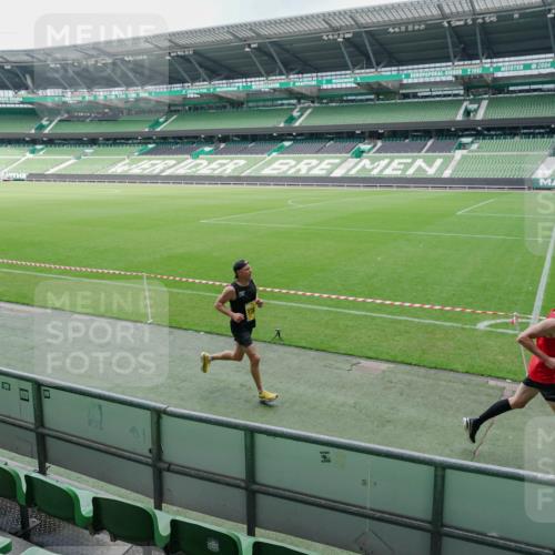 13.09.2026 - 21. swb-Marathon Bremen Michael Burmester http://msf.ph/oto/10488268 13.09.2026 10:19:29 Laufen im Stadion 10366, 10475, 11197, 11418, 11481, 11652, 12358, 12413, 12457, 13530, 13533, 13534, 13536, 13540, 13541, 13543, 13550, 13554, 13560, 13564, 13571, 13572, 13573, 13581, 13582, 13599, 13601, 13602, 13605, 13610, 13618, 13622, 13632, 13638, 13639, 13643, 10597, 12272, 13501, 13515, 13517, 13525, 13547, 13567, 13623, 13627, 13635 meine-sportfotos.de