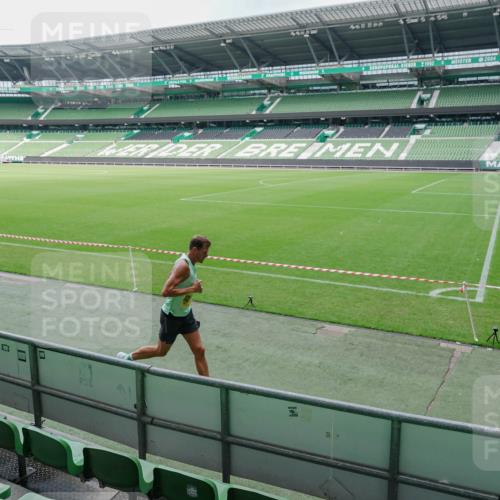 13.09.2026 - 21. swb-Marathon Bremen Michael Burmester http://msf.ph/oto/10488270 13.09.2026 10:19:34 Laufen im Stadion 10366, 10475, 10994, 11197, 11418, 11481, 11512, 11652, 12358, 12413, 13505, 13530, 13533, 13534, 13536, 13540, 13541, 13543, 13550, 13554, 13560, 13564, 13571, 13573, 13581, 13582, 13599, 13601, 13602, 13605, 13610, 13618, 13622, 13632, 13633, 13638, 13639, 13643, 10597, 12272, 13501, 13515, 13517, 13525, 13542, 13547, 13567, 13623, 13627, 13635 meine-sportfotos.de