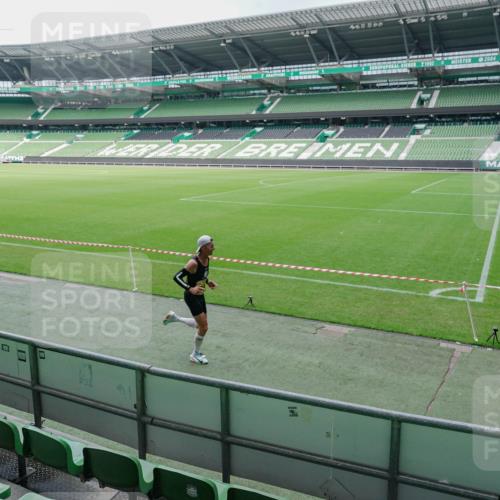 13.09.2026 - 21. swb-Marathon Bremen Michael Burmester http://msf.ph/oto/10488276 13.09.2026 10:19:46 Laufen im Stadion 10261, 10262, 10366, 10475, 10818, 10994, 11067, 11068, 11176, 11197, 11418, 11481, 11512, 11652, 12324, 12358, 12413, 13505, 13530, 13533, 13534, 13536, 13540, 13541, 13543, 13550, 13558, 13560, 13564, 13573, 13581, 13583, 13588, 13590, 13599, 13601, 13605, 13610, 13618, 13619, 13622, 13632, 13633, 13638, 13639, 10597, 12272, 13501, 13510, 13515, 13517, 13525, 13542, 13547, 13567, 13579, 13623, 13627, 13635 meine-sportfotos.de