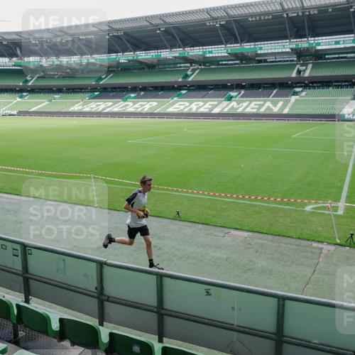 13.09.2026 - 21. swb-Marathon Bremen Michael Burmester http://msf.ph/oto/10488310 13.09.2026 10:21:34 Laufen im Stadion 10244, 10261, 10262, 10302, 10818, 10926, 10961, 10994, 11067, 11068, 11083, 11142, 11176, 11454, 11512, 11619, 11738, 11854, 11916, 11944, 11964, 12289, 12324, 12413, 12456, 12513, 12520, 12540, 13505, 13514, 13535, 13540, 13548, 13551, 13558, 13559, 13568, 13575, 13583, 13587, 13588, 13590, 13605, 13606, 13608, 13619, 13633, 13636, 13637, 12457, 12458, 13504, 13510, 13522, 13533, 13534, 13536, 13543, 13554, 13561, 13564, 13579 meine-sportfotos.de