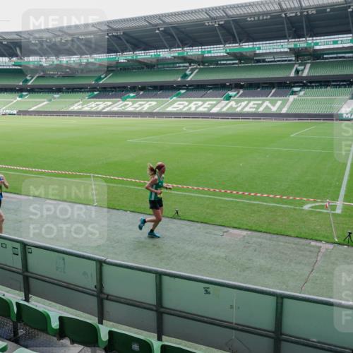 13.09.2026 - 21. swb-Marathon Bremen Michael Burmester http://msf.ph/oto/10488315 13.09.2026 10:21:52 Laufen im Stadion 10244, 10261, 10262, 10302, 10441, 10818, 10926, 10961, 11067, 11068, 11083, 11142, 11338, 11454, 11619, 11738, 11854, 11916, 11944, 11964, 12003, 12289, 12324, 12456, 12513, 12520, 12538, 12540, 13507, 13514, 13519, 13535, 13539, 13548, 13551, 13553, 13559, 13568, 13575, 13583, 13584, 13587, 13590, 13606, 13608, 13619, 13636, 13637, 13641, 10475, 11481, 11652, 12457, 12458, 13504, 13522, 13533, 13534, 13536, 13543, 13550, 13554, 13561, 13564 meine-sportfotos.de