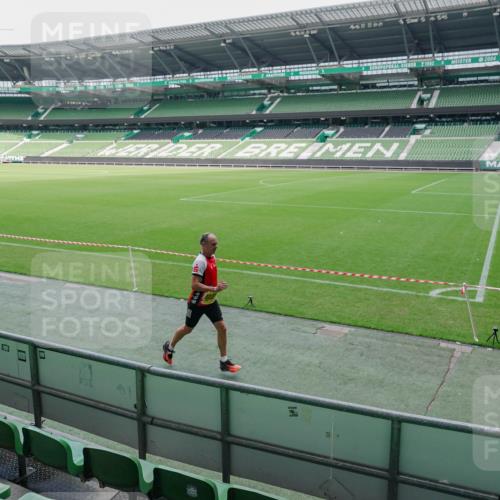 13.09.2026 - 21. swb-Marathon Bremen Michael Burmester http://msf.ph/oto/10488325 13.09.2026 10:22:12 Laufen im Stadion 10244, 10302, 10441, 10926, 10961, 11083, 11142, 11227, 11338, 11454, 11619, 11738, 11854, 11916, 11944, 12003, 12209, 12370, 12395, 12456, 12513, 12520, 12538, 13507, 13513, 13514, 13519, 13535, 13539, 13548, 13551, 13553, 13559, 13568, 13575, 13584, 13587, 13606, 13608, 13616, 13636, 13641, 10366, 10475, 11481, 11652, 12457, 12458, 13504, 13530, 13533, 13534, 13536, 13541, 13543, 13550, 13554, 13564 meine-sportfotos.de