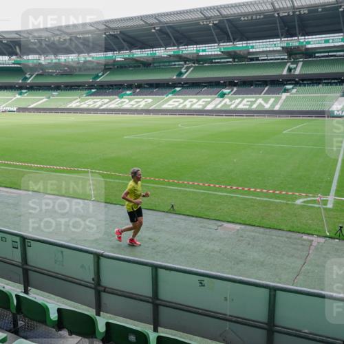 13.09.2026 - 21. swb-Marathon Bremen Michael Burmester http://msf.ph/oto/10488334 13.09.2026 10:22:48 Laufen im Stadion 10244, 10302, 10441, 10575, 10782, 10926, 11083, 11127, 11198, 11227, 11338, 11454, 11619, 11713, 11721, 11738, 11854, 11916, 11944, 12003, 12053, 12209, 12339, 12370, 12395, 12404, 12456, 12520, 12538, 13507, 13513, 13519, 13535, 13539, 13551, 13553, 13556, 13559, 13563, 13568, 13584, 13587, 13606, 13608, 13616, 13636, 13641, 10366, 10475, 11481, 11652, 13530, 13533, 13534, 13536, 13541, 13543, 13550, 13564 meine-sportfotos.de