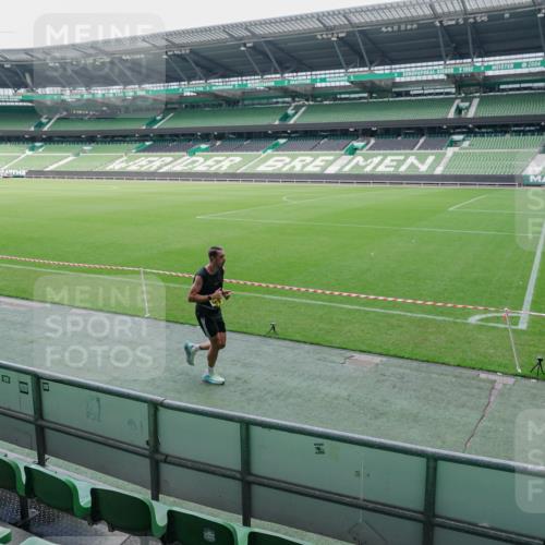 13.09.2026 - 21. swb-Marathon Bremen Michael Burmester http://msf.ph/oto/10488338 13.09.2026 10:23:00 Laufen im Stadion 10235, 10302, 10341, 10441, 10575, 10592, 10782, 10926, 11083, 11127, 11198, 11227, 11338, 11426, 11454, 11619, 11713, 11721, 11738, 11854, 11916, 11944, 12003, 12053, 12144, 12209, 12339, 12370, 12395, 12404, 12520, 12538, 13507, 13513, 13519, 13535, 13539, 13551, 13553, 13556, 13559, 13563, 13584, 13587, 13608, 13616, 13636, 13641, 10366, 10475, 11481, 11652, 13530, 13533, 13534, 13536, 13541, 13550, 13564 meine-sportfotos.de