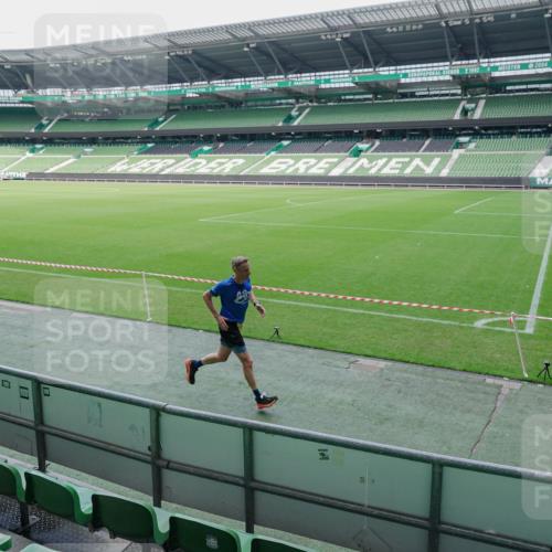 13.09.2026 - 21. swb-Marathon Bremen Michael Burmester http://msf.ph/oto/10488349 13.09.2026 10:23:33 Laufen im Stadion 10235, 10302, 10341, 10441, 10520, 10575, 10592, 10618, 10782, 10926, 10972, 11042, 11127, 11143, 11198, 11201, 11227, 11338, 11373, 11426, 11454, 11628, 11713, 11721, 11779, 11895, 11903, 11944, 12003, 12053, 12144, 12209, 12246, 12339, 12370, 12395, 12404, 12442, 12468, 12469, 12477, 12538, 13507, 13513, 13519, 13520, 13539, 13553, 13556, 13563, 13566, 13580, 13584, 13586, 13587, 13616, 13641, 10366, 10475, 11481, 11652, 13530, 13541, 13550 meine-sportfotos.de