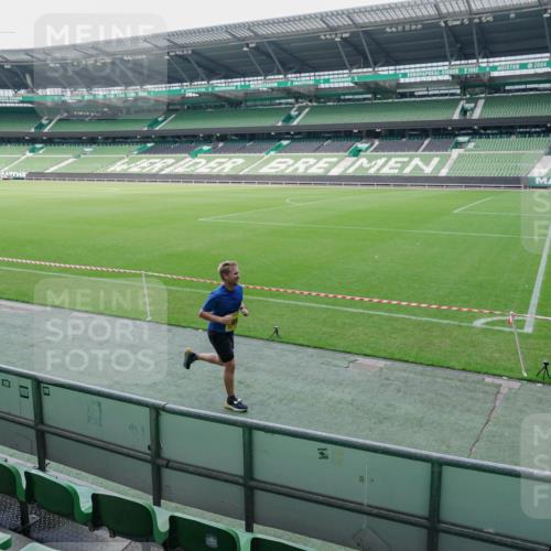 13.09.2026 - 21. swb-Marathon Bremen Michael Burmester http://msf.ph/oto/10488355 13.09.2026 10:23:56 Laufen im Stadion 10235, 10328, 10337, 10341, 10441, 10520, 10575, 10592, 10618, 10782, 10972, 11042, 11127, 11143, 11198, 11201, 11227, 11373, 11426, 11442, 11628, 11630, 11632, 11713, 11721, 11779, 11826, 11895, 11903, 12053, 12144, 12209, 12246, 12339, 12370, 12395, 12404, 12442, 12468, 12469, 12477, 12525, 13513, 13519, 13520, 13556, 13563, 13566, 13580, 13584, 13585, 13586, 13616, 13641, 10366, 13530, 13541 meine-sportfotos.de