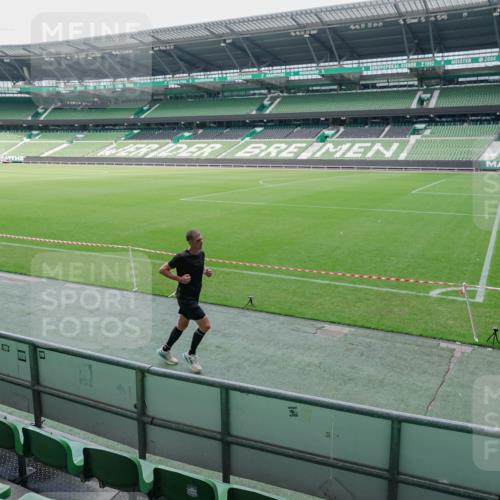 13.09.2026 - 21. swb-Marathon Bremen Michael Burmester http://msf.ph/oto/10488362 13.09.2026 10:24:19 Laufen im Stadion 10235, 10328, 10337, 10341, 10358, 10456, 10520, 10575, 10592, 10593, 10618, 10632, 10775, 10782, 10816, 10972, 11042, 11127, 11143, 11198, 11201, 11227, 11265, 11373, 11375, 11426, 11442, 11468, 11527, 11607, 11615, 11628, 11630, 11632, 11704, 11713, 11721, 11758, 11779, 11826, 11895, 11903, 11948, 12053, 12144, 12209, 12246, 12281, 12339, 12395, 12404, 12406, 12426, 12442, 12468, 12469, 12477, 12525, 13509, 13520, 13556, 13563, 13566, 13580, 13585, 13586 meine-sportfotos.de