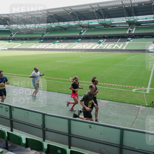 13.09.2026 - 21. swb-Marathon Bremen Michael Burmester http://msf.ph/oto/10488369 13.09.2026 10:24:37 Laufen im Stadion 10143, 10235, 10328, 10336, 10337, 10341, 10358, 10456, 10520, 10592, 10593, 10618, 10632, 10775, 10782, 10816, 10861, 10972, 10988, 11042, 11143, 11201, 11265, 11373, 11375, 11426, 11442, 11468, 11527, 11607, 11615, 11628, 11630, 11632, 11704, 11713, 11758, 11779, 11826, 11895, 11903, 11948, 12053, 12144, 12246, 12281, 12339, 12404, 12406, 12426, 12442, 12468, 12469, 12477, 12525, 13509, 13520, 13563, 13566, 13580, 13585, 13586 meine-sportfotos.de