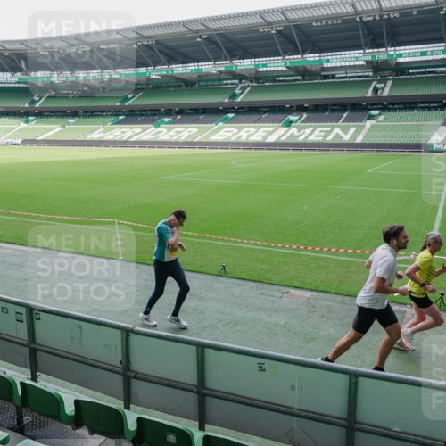 13.09.2026 - 21. swb-Marathon Bremen Michael Burmester http://msf.ph/oto/10488426 13.09.2026 10:26:49 Laufen im Stadion 10096, 10142, 10172, 10210, 10214, 10228, 10231, 10269, 10289, 10310, 10312, 10318, 10319, 10342, 10346, 10352, 10398, 10436, 10445, 10447, 10454, 10464, 10489, 10504, 10514, 10536, 10541, 10566, 10583, 10628, 10638, 10735, 10742, 10744, 10806, 10807, 10866, 10873, 10897, 10898, 10956, 10987, 10988, 10992, 11015, 11019, 11020, 11060, 11063, 11088, 11108, 11110, 11130, 11135, 11148, 11155, 11187, 11193, 11196, 11199, 11209, 11232, 11312, 11447 meine-sportfotos.de