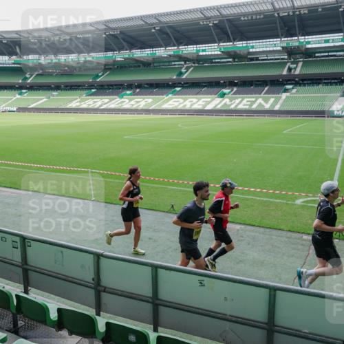 13.09.2026 - 21. swb-Marathon Bremen Michael Burmester http://msf.ph/oto/10488450 13.09.2026 10:27:22 Laufen im Stadion 10096, 10142, 10172, 10189, 10210, 10214, 10223, 10228, 10231, 10269, 10289, 10293, 10310, 10318, 10319, 10329, 10352, 10393, 10398, 10436, 10445, 10447, 10454, 10464, 10489, 10504, 10508, 10514, 10536, 10541, 10566, 10583, 10594, 10628, 10638, 10735, 10744, 10806, 10807, 10814, 10846, 10860, 10866, 10873, 10897, 10898, 10917, 10956, 10987, 10992, 11015, 11060, 11063, 11076, 11110, 11111, 11130, 11135, 11148, 11155, 11187, 11193, 11196, 11199, 11209, 11232 meine-sportfotos.de