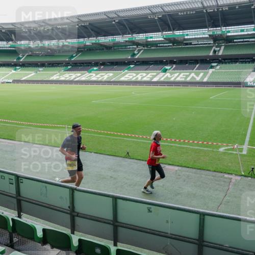 13.09.2026 - 21. swb-Marathon Bremen Michael Burmester http://msf.ph/oto/10488476 13.09.2026 10:28:02 Laufen im Stadion 10096, 10142, 10172, 10189, 10223, 10231, 10267, 10269, 10270, 10289, 10293, 10294, 10310, 10316, 10319, 10329, 10393, 10421, 10464, 10489, 10504, 10508, 10514, 10538, 10541, 10544, 10566, 10583, 10594, 10628, 10638, 10655, 10709, 10739, 10744, 10770, 10807, 10814, 10835, 10846, 10860, 10873, 10897, 10898, 10910, 10917, 10923, 10956, 10992, 10993, 11005, 11035, 11058, 11060, 11063, 11076, 11087, 11092, 11110, 11111, 11130, 11135, 11148, 11193, 11196 meine-sportfotos.de