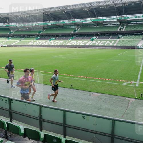 13.09.2026 - 21. swb-Marathon Bremen Michael Burmester http://msf.ph/oto/10488480 13.09.2026 10:28:11 Laufen im Stadion 10096, 10142, 10170, 10172, 10189, 10223, 10231, 10267, 10269, 10270, 10289, 10293, 10294, 10310, 10316, 10319, 10329, 10393, 10421, 10489, 10504, 10508, 10514, 10525, 10538, 10544, 10566, 10594, 10628, 10638, 10655, 10709, 10739, 10744, 10770, 10814, 10835, 10846, 10860, 10873, 10876, 10897, 10898, 10910, 10917, 10923, 10956, 10992, 10993, 11005, 11007, 11018, 11035, 11058, 11060, 11063, 11076, 11087, 11092, 11110, 11111, 11148, 11193, 11196 meine-sportfotos.de