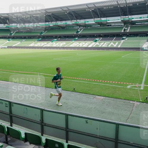13.09.2026 - 21. swb-Marathon Bremen Michael Burmester http://msf.ph/oto/10488489 13.09.2026 10:28:26 Laufen im Stadion 10096, 10142, 10170, 10172, 10189, 10200, 10223, 10231, 10267, 10269, 10270, 10293, 10294, 10310, 10316, 10329, 10348, 10393, 10421, 10489, 10508, 10514, 10525, 10538, 10544, 10566, 10594, 10628, 10638, 10655, 10709, 10739, 10763, 10770, 10814, 10835, 10840, 10846, 10860, 10876, 10897, 10898, 10910, 10917, 10923, 10956, 10993, 11005, 11007, 11018, 11035, 11058, 11060, 11076, 11087, 11092, 11110, 11111, 11148, 11196 meine-sportfotos.de