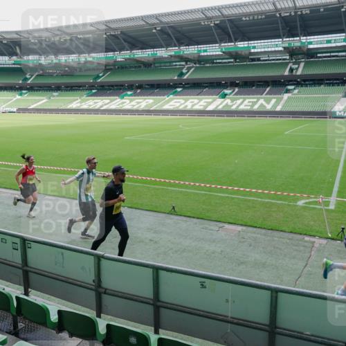 13.09.2026 - 21. swb-Marathon Bremen Michael Burmester http://msf.ph/oto/10488502 13.09.2026 10:28:41 Laufen im Stadion 10142, 10170, 10183, 10189, 10200, 10223, 10267, 10269, 10270, 10293, 10294, 10310, 10316, 10329, 10348, 10381, 10393, 10421, 10426, 10508, 10525, 10537, 10538, 10544, 10566, 10594, 10655, 10709, 10739, 10763, 10770, 10814, 10835, 10840, 10846, 10860, 10876, 10897, 10898, 10910, 10917, 10923, 10966, 10993, 11005, 11007, 11018, 11035, 11058, 11076, 11087, 11092, 11109, 11111, 11148, 11196 meine-sportfotos.de