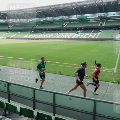 13.09.2026 - 21. swb-Marathon Bremen Michael Burmester http://msf.ph/oto/10488504 13.09.2026 10:28:43 Laufen im Stadion 10142, 10170, 10183, 10189, 10200, 10223, 10267, 10269, 10270, 10293, 10294, 10310, 10316, 10329, 10334, 10348, 10381, 10393, 10421, 10426, 10508, 10525, 10537, 10538, 10544, 10566, 10594, 10655, 10709, 10739, 10763, 10770, 10814, 10835, 10840, 10846, 10860, 10876, 10897, 10898, 10910, 10917, 10923, 10966, 10993, 11005, 11007, 11018, 11035, 11058, 11076, 11087, 11092, 11109, 11111, 11148 meine-sportfotos.de