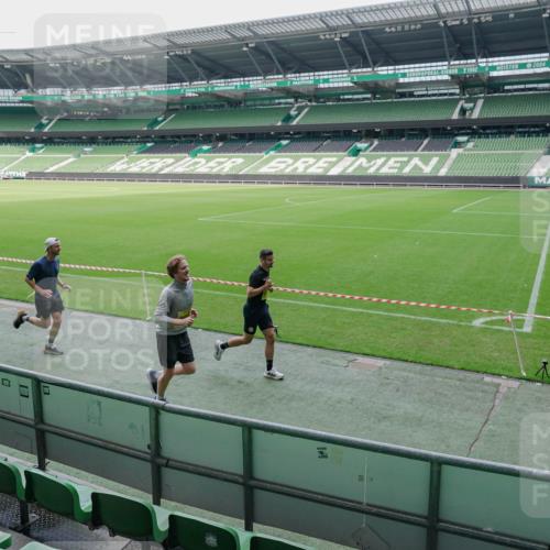 13.09.2026 - 21. swb-Marathon Bremen Michael Burmester http://msf.ph/oto/10488505 13.09.2026 10:28:45 Laufen im Stadion 10142, 10170, 10183, 10189, 10200, 10223, 10267, 10269, 10270, 10293, 10294, 10316, 10329, 10334, 10348, 10381, 10393, 10421, 10426, 10508, 10525, 10537, 10538, 10544, 10566, 10594, 10655, 10709, 10739, 10763, 10770, 10814, 10835, 10840, 10846, 10860, 10876, 10898, 10910, 10917, 10923, 10966, 10993, 11005, 11007, 11018, 11035, 11058, 11076, 11087, 11092, 11109, 11111, 11148 meine-sportfotos.de