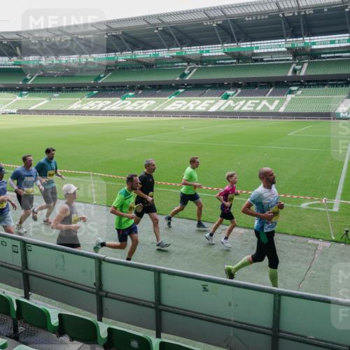 13.09.2026 - 21. swb-Marathon Bremen Michael Burmester http://msf.ph/oto/10488517 13.09.2026 10:29:00 Laufen im Stadion 10162, 10170, 10183, 10189, 10200, 10218, 10223, 10253, 10267, 10270, 10293, 10294, 10316, 10329, 10334, 10348, 10381, 10393, 10421, 10426, 10467, 10508, 10525, 10537, 10538, 10544, 10585, 10594, 10655, 10709, 10739, 10763, 10770, 10814, 10825, 10835, 10840, 10846, 10860, 10876, 10910, 10917, 10923, 10966, 10993, 11005, 11007, 11018, 11035, 11058, 11076, 11087, 11092, 11109, 11111 meine-sportfotos.de