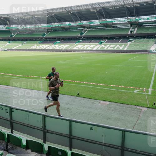 13.09.2026 - 21. swb-Marathon Bremen Michael Burmester http://msf.ph/oto/10488522 13.09.2026 10:29:06 Laufen im Stadion 10162, 10170, 10183, 10189, 10200, 10218, 10223, 10253, 10267, 10270, 10293, 10294, 10316, 10329, 10334, 10348, 10381, 10393, 10421, 10426, 10467, 10508, 10525, 10537, 10538, 10544, 10585, 10594, 10655, 10709, 10734, 10739, 10761, 10763, 10764, 10770, 10814, 10825, 10827, 10835, 10840, 10846, 10876, 10910, 10917, 10923, 10966, 10993, 11005, 11007, 11018, 11035, 11058, 11076, 11087, 11092, 11109, 11111, 11128 meine-sportfotos.de