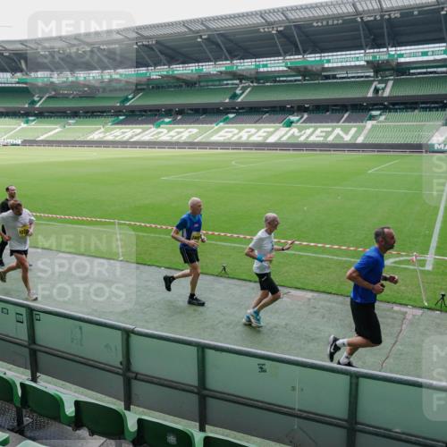 13.09.2026 - 21. swb-Marathon Bremen Michael Burmester http://msf.ph/oto/10488524 13.09.2026 10:29:09 Laufen im Stadion 10162, 10170, 10183, 10189, 10200, 10218, 10223, 10253, 10267, 10270, 10293, 10294, 10316, 10329, 10334, 10348, 10381, 10393, 10421, 10426, 10467, 10508, 10525, 10537, 10538, 10544, 10585, 10594, 10655, 10709, 10734, 10739, 10761, 10763, 10764, 10770, 10814, 10825, 10827, 10835, 10840, 10846, 10876, 10910, 10917, 10923, 10966, 10993, 11005, 11007, 11018, 11035, 11058, 11076, 11087, 11092, 11109, 11128 meine-sportfotos.de