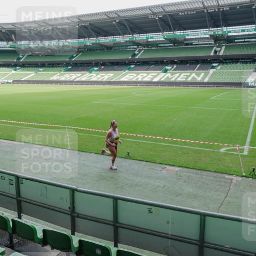 13.09.2026 - 21. swb-Marathon Bremen Michael Burmester http://msf.ph/oto/10488534 13.09.2026 10:29:23 Laufen im Stadion 10162, 10170, 10183, 10189, 10193, 10200, 10218, 10233, 10253, 10267, 10270, 10294, 10316, 10329, 10334, 10348, 10381, 10392, 10421, 10426, 10452, 10467, 10508, 10525, 10537, 10538, 10544, 10585, 10594, 10652, 10655, 10709, 10734, 10739, 10761, 10763, 10764, 10770, 10808, 10814, 10825, 10827, 10835, 10840, 10876, 10887, 10906, 10910, 10923, 10966, 10993, 11002, 11005, 11007, 11018, 11035, 11058, 11087, 11092, 11109, 11128 meine-sportfotos.de