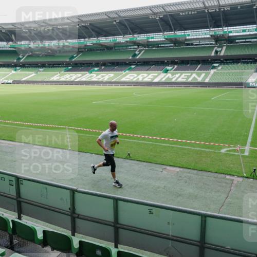 13.09.2026 - 21. swb-Marathon Bremen Michael Burmester http://msf.ph/oto/10488537 13.09.2026 10:29:26 Laufen im Stadion 10162, 10170, 10183, 10189, 10193, 10200, 10218, 10233, 10253, 10267, 10270, 10294, 10316, 10329, 10334, 10348, 10381, 10392, 10421, 10426, 10452, 10467, 10508, 10525, 10537, 10538, 10544, 10585, 10652, 10655, 10709, 10734, 10739, 10761, 10763, 10764, 10770, 10808, 10814, 10825, 10827, 10835, 10840, 10876, 10887, 10906, 10910, 10923, 10966, 10993, 11002, 11005, 11007, 11018, 11035, 11058, 11087, 11092, 11109, 11128 meine-sportfotos.de