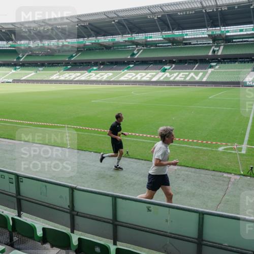 13.09.2026 - 21. swb-Marathon Bremen Michael Burmester http://msf.ph/oto/10488541 13.09.2026 10:29:31 Laufen im Stadion 10162, 10170, 10183, 10193, 10200, 10218, 10233, 10253, 10267, 10270, 10294, 10316, 10329, 10334, 10348, 10381, 10392, 10421, 10426, 10452, 10467, 10525, 10537, 10538, 10544, 10585, 10641, 10652, 10655, 10709, 10734, 10739, 10761, 10763, 10764, 10770, 10780, 10808, 10814, 10825, 10827, 10835, 10837, 10840, 10876, 10887, 10906, 10910, 10923, 10966, 10993, 11002, 11005, 11007, 11018, 11035, 11058, 11087, 11092, 11109, 11128 meine-sportfotos.de