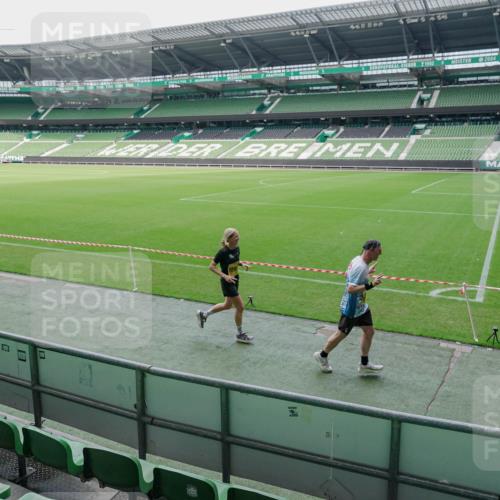 13.09.2026 - 21. swb-Marathon Bremen Michael Burmester http://msf.ph/oto/10488554 13.09.2026 10:29:50 Laufen im Stadion 10162, 10170, 10183, 10193, 10200, 10218, 10233, 10253, 10267, 10294, 10304, 10316, 10334, 10339, 10348, 10359, 10381, 10392, 10421, 10426, 10452, 10467, 10515, 10525, 10537, 10538, 10544, 10585, 10588, 10641, 10652, 10709, 10734, 10739, 10761, 10763, 10764, 10780, 10808, 10825, 10827, 10835, 10837, 10840, 10862, 10863, 10876, 10884, 10887, 10906, 10910, 10923, 10966, 10984, 10993, 11002, 11005, 11007, 11018, 11035, 11038, 11058, 11109, 11128 meine-sportfotos.de