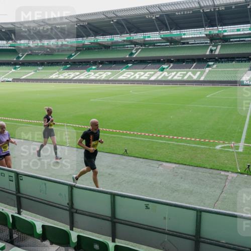 13.09.2026 - 21. swb-Marathon Bremen Michael Burmester http://msf.ph/oto/10488576 13.09.2026 10:30:24 Laufen im Stadion 10141, 10162, 10174, 10183, 10193, 10200, 10218, 10227, 10233, 10253, 10281, 10284, 10304, 10334, 10339, 10348, 10359, 10381, 10392, 10426, 10448, 10452, 10467, 10515, 10537, 10577, 10585, 10588, 10641, 10652, 10684, 10685, 10714, 10734, 10757, 10761, 10763, 10764, 10765, 10780, 10808, 10821, 10822, 10825, 10827, 10837, 10838, 10840, 10862, 10863, 10884, 10886, 10887, 10906, 10966, 10984, 11002, 11038, 11109, 11128, 11206, 11350 meine-sportfotos.de