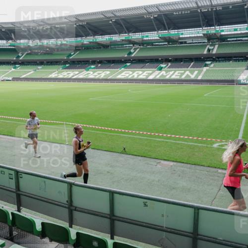 13.09.2026 - 21. swb-Marathon Bremen Michael Burmester http://msf.ph/oto/10488580 13.09.2026 10:30:28 Laufen im Stadion 10141, 10162, 10174, 10183, 10193, 10218, 10227, 10233, 10253, 10281, 10284, 10304, 10334, 10339, 10359, 10381, 10392, 10426, 10448, 10452, 10467, 10515, 10537, 10577, 10585, 10588, 10641, 10652, 10684, 10685, 10714, 10734, 10757, 10761, 10763, 10764, 10765, 10780, 10808, 10821, 10822, 10825, 10827, 10837, 10838, 10840, 10862, 10863, 10884, 10886, 10887, 10906, 10966, 10984, 11002, 11038, 11109, 11128, 11206, 11350 meine-sportfotos.de