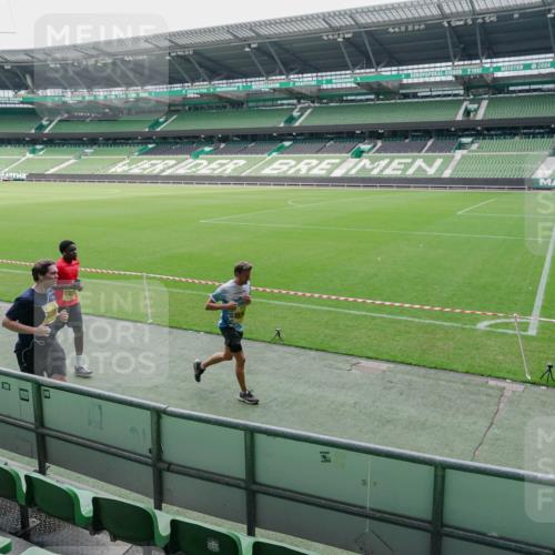 13.09.2026 - 21. swb-Marathon Bremen Michael Burmester http://msf.ph/oto/10488604 13.09.2026 10:31:08 Laufen im Stadion 10141, 10146, 10174, 10193, 10222, 10227, 10233, 10255, 10281, 10284, 10304, 10339, 10359, 10392, 10448, 10452, 10467, 10471, 10478, 10479, 10503, 10515, 10529, 10543, 10555, 10577, 10579, 10585, 10588, 10589, 10608, 10610, 10626, 10631, 10641, 10652, 10684, 10685, 10704, 10708, 10714, 10725, 10734, 10757, 10761, 10764, 10765, 10780, 10808, 10821, 10822, 10827, 10837, 10838, 10862, 10863, 10884, 10886, 10887, 10906, 10984, 11002, 11038, 11128, 11206, 11350 meine-sportfotos.de