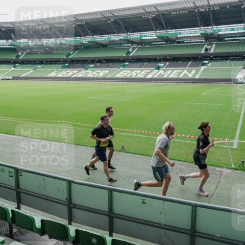 13.09.2026 - 21. swb-Marathon Bremen Michael Burmester http://msf.ph/oto/10488632 13.09.2026 10:31:35 Laufen im Stadion 10141, 10146, 10174, 10222, 10227, 10246, 10255, 10256, 10281, 10284, 10304, 10339, 10359, 10410, 10443, 10448, 10471, 10478, 10479, 10503, 10515, 10517, 10518, 10529, 10540, 10543, 10555, 10577, 10579, 10588, 10589, 10608, 10610, 10626, 10631, 10641, 10646, 10684, 10685, 10690, 10703, 10704, 10707, 10708, 10714, 10725, 10757, 10765, 10780, 10821, 10822, 10837, 10838, 10862, 10863, 10884, 10886, 10984, 11038, 11206, 11350 meine-sportfotos.de