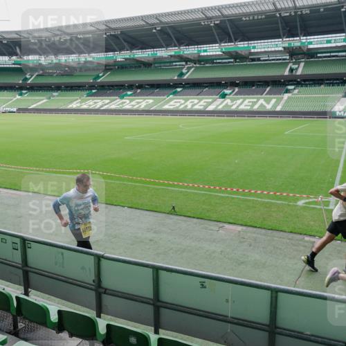 13.09.2026 - 21. swb-Marathon Bremen Michael Burmester http://msf.ph/oto/10488634 13.09.2026 10:31:37 Laufen im Stadion 10141, 10146, 10174, 10222, 10227, 10246, 10255, 10256, 10281, 10284, 10304, 10339, 10359, 10365, 10410, 10443, 10448, 10471, 10478, 10479, 10503, 10515, 10517, 10518, 10529, 10540, 10543, 10555, 10577, 10579, 10588, 10589, 10608, 10610, 10626, 10631, 10641, 10646, 10684, 10685, 10690, 10703, 10704, 10707, 10708, 10714, 10725, 10757, 10765, 10780, 10821, 10822, 10837, 10838, 10862, 10863, 10884, 10886, 10984, 11038, 11206, 11350 meine-sportfotos.de