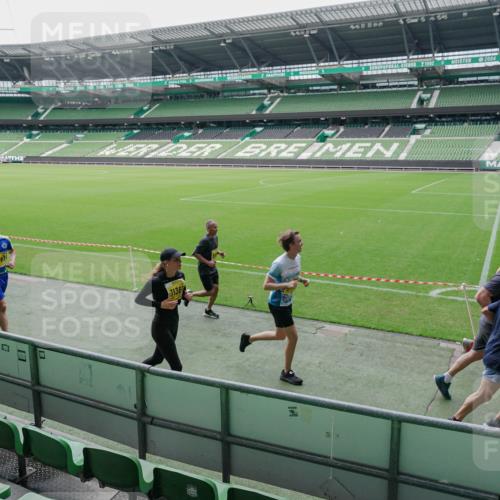 13.09.2026 - 21. swb-Marathon Bremen Michael Burmester http://msf.ph/oto/10488641 13.09.2026 10:31:43 Laufen im Stadion 10141, 10146, 10174, 10222, 10226, 10227, 10243, 10246, 10255, 10256, 10281, 10284, 10304, 10322, 10339, 10359, 10365, 10410, 10443, 10448, 10471, 10478, 10479, 10503, 10515, 10517, 10518, 10529, 10540, 10543, 10555, 10565, 10577, 10579, 10588, 10589, 10608, 10610, 10626, 10631, 10646, 10670, 10684, 10685, 10690, 10703, 10704, 10707, 10708, 10714, 10721, 10725, 10757, 10765, 10821, 10822, 10837, 10838, 10862, 10863, 10884, 10886, 10984, 11038, 11206, 11350 meine-sportfotos.de