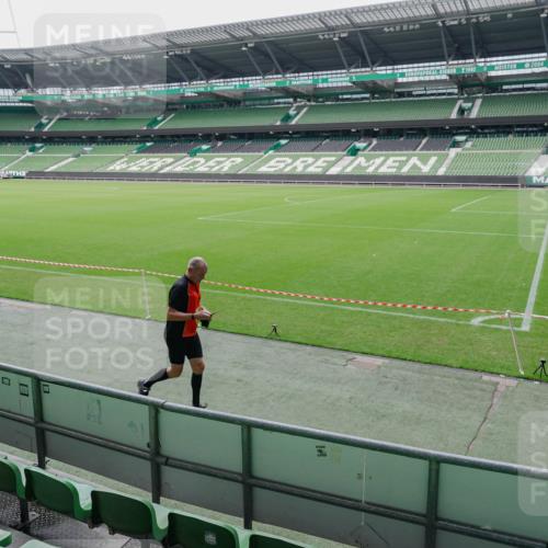 13.09.2026 - 21. swb-Marathon Bremen Michael Burmester http://msf.ph/oto/10488671 13.09.2026 10:32:19 Laufen im Stadion 10067, 10141, 10146, 10166, 10203, 10222, 10226, 10227, 10243, 10246, 10249, 10255, 10256, 10284, 10300, 10322, 10365, 10372, 10379, 10383, 10394, 10410, 10443, 10448, 10471, 10478, 10479, 10486, 10494, 10503, 10517, 10518, 10529, 10540, 10543, 10550, 10555, 10565, 10577, 10579, 10589, 10608, 10610, 10626, 10631, 10646, 10670, 10675, 10684, 10685, 10690, 10703, 10704, 10707, 10708, 10721, 10725, 10728, 10771, 10794, 10821, 10822, 10838, 11350 meine-sportfotos.de