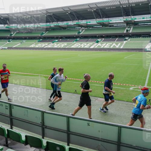 13.09.2026 - 21. swb-Marathon Bremen Michael Burmester http://msf.ph/oto/10488694 13.09.2026 10:32:45 Laufen im Stadion 10067, 10078, 10146, 10166, 10184, 10203, 10211, 10222, 10226, 10243, 10246, 10249, 10255, 10256, 10300, 10322, 10365, 10372, 10374, 10379, 10383, 10394, 10408, 10410, 10443, 10471, 10478, 10486, 10494, 10503, 10517, 10518, 10529, 10530, 10540, 10543, 10550, 10555, 10565, 10579, 10589, 10608, 10610, 10626, 10631, 10646, 10670, 10673, 10675, 10687, 10690, 10703, 10704, 10707, 10708, 10721, 10725, 10728, 10745, 10749, 10750, 10771, 10788, 10794 meine-sportfotos.de