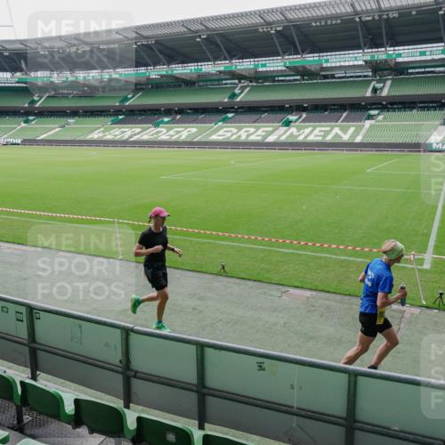 13.09.2026 - 21. swb-Marathon Bremen Michael Burmester http://msf.ph/oto/10488697 13.09.2026 10:32:49 Laufen im Stadion 10067, 10078, 10146, 10166, 10184, 10203, 10211, 10222, 10226, 10236, 10243, 10246, 10249, 10255, 10256, 10300, 10322, 10365, 10372, 10374, 10379, 10383, 10394, 10408, 10410, 10423, 10443, 10486, 10494, 10503, 10517, 10518, 10529, 10530, 10540, 10543, 10550, 10555, 10565, 10589, 10608, 10610, 10626, 10631, 10646, 10670, 10673, 10675, 10687, 10690, 10703, 10704, 10707, 10708, 10721, 10725, 10728, 10745, 10749, 10750, 10771, 10788, 10794, 10809 meine-sportfotos.de