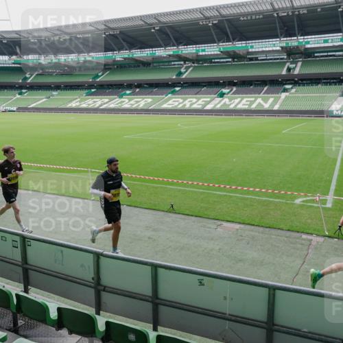 13.09.2026 - 21. swb-Marathon Bremen Michael Burmester http://msf.ph/oto/10488698 13.09.2026 10:32:50 Laufen im Stadion 10067, 10078, 10146, 10166, 10184, 10203, 10211, 10222, 10226, 10236, 10243, 10246, 10249, 10255, 10256, 10300, 10322, 10365, 10372, 10374, 10379, 10383, 10394, 10408, 10410, 10423, 10443, 10486, 10494, 10503, 10517, 10518, 10529, 10530, 10540, 10543, 10550, 10555, 10565, 10589, 10608, 10610, 10626, 10631, 10646, 10670, 10673, 10675, 10687, 10690, 10703, 10704, 10707, 10708, 10721, 10725, 10728, 10745, 10749, 10750, 10771, 10788, 10794, 10809 meine-sportfotos.de