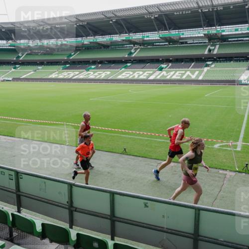 13.09.2026 - 21. swb-Marathon Bremen Michael Burmester http://msf.ph/oto/10488705 13.09.2026 10:32:59 Laufen im Stadion 10018, 10067, 10078, 10166, 10184, 10203, 10211, 10226, 10236, 10243, 10246, 10249, 10255, 10256, 10297, 10300, 10322, 10365, 10372, 10374, 10379, 10383, 10394, 10408, 10410, 10423, 10428, 10443, 10486, 10494, 10503, 10517, 10518, 10529, 10530, 10540, 10543, 10550, 10565, 10578, 10608, 10631, 10646, 10670, 10673, 10675, 10687, 10690, 10703, 10704, 10707, 10721, 10725, 10728, 10745, 10749, 10750, 10771, 10787, 10788, 10794, 10809 meine-sportfotos.de