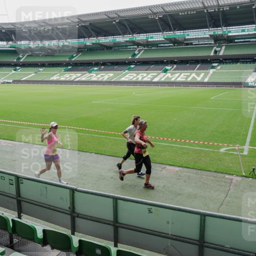 13.09.2026 - 21. swb-Marathon Bremen Michael Burmester http://msf.ph/oto/10488718 13.09.2026 10:33:25 Laufen im Stadion 10018, 10067, 10078, 10166, 10177, 10184, 10203, 10211, 10226, 10236, 10240, 10243, 10246, 10249, 10254, 10256, 10297, 10300, 10322, 10355, 10365, 10372, 10374, 10379, 10383, 10394, 10408, 10410, 10415, 10423, 10428, 10443, 10486, 10494, 10517, 10518, 10530, 10540, 10550, 10565, 10578, 10604, 10646, 10668, 10670, 10673, 10675, 10687, 10690, 10691, 10699, 10703, 10707, 10721, 10728, 10745, 10749, 10750, 10771, 10772, 10787, 10788, 10794, 10809, 10857 meine-sportfotos.de