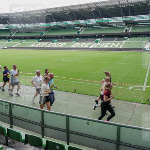 13.09.2026 - 21. swb-Marathon Bremen Michael Burmester http://msf.ph/oto/10488732 13.09.2026 10:33:43 Laufen im Stadion 10018, 10067, 10078, 10166, 10177, 10184, 10203, 10211, 10226, 10236, 10240, 10243, 10249, 10254, 10256, 10297, 10300, 10322, 10355, 10356, 10365, 10372, 10374, 10379, 10383, 10394, 10408, 10410, 10415, 10423, 10428, 10460, 10486, 10494, 10530, 10550, 10565, 10578, 10604, 10668, 10669, 10670, 10673, 10675, 10687, 10691, 10699, 10700, 10707, 10721, 10728, 10745, 10749, 10750, 10771, 10772, 10787, 10788, 10794, 10809, 10828, 10857, 10867, 10914, 11126, 11343 meine-sportfotos.de