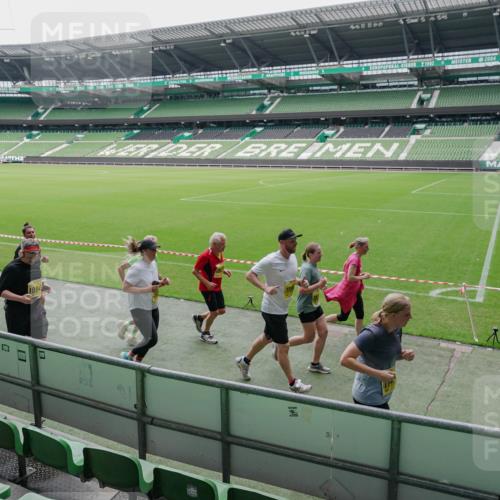 13.09.2026 - 21. swb-Marathon Bremen Michael Burmester http://msf.ph/oto/10488748 13.09.2026 10:34:00 Laufen im Stadion 10018, 10067, 10078, 10147, 10166, 10177, 10184, 10203, 10211, 10236, 10240, 10254, 10297, 10300, 10355, 10356, 10367, 10368, 10369, 10372, 10374, 10379, 10383, 10394, 10408, 10415, 10423, 10428, 10460, 10485, 10486, 10494, 10530, 10550, 10578, 10604, 10639, 10668, 10669, 10673, 10675, 10687, 10691, 10699, 10700, 10728, 10745, 10749, 10750, 10771, 10772, 10787, 10788, 10794, 10809, 10828, 10857, 10867, 10914, 10928, 11126, 11162, 11343, 11803 meine-sportfotos.de