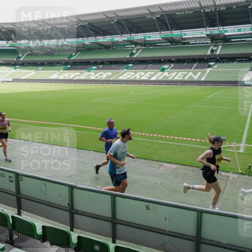 13.09.2026 - 21. swb-Marathon Bremen Michael Burmester http://msf.ph/oto/10488774 13.09.2026 10:34:32 Laufen im Stadion 10018, 10078, 10093, 10144, 10147, 10157, 10177, 10184, 10185, 10211, 10236, 10240, 10254, 10297, 10355, 10356, 10367, 10368, 10369, 10374, 10408, 10415, 10423, 10427, 10428, 10460, 10485, 10528, 10530, 10559, 10578, 10604, 10639, 10668, 10669, 10673, 10677, 10687, 10691, 10699, 10700, 10715, 10745, 10749, 10750, 10772, 10787, 10788, 10809, 10828, 10857, 10867, 10914, 10928, 11126, 11162, 11343, 11803, 10146, 10222, 10626 meine-sportfotos.de