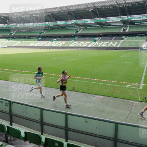 13.09.2026 - 21. swb-Marathon Bremen Michael Burmester http://msf.ph/oto/10488775 13.09.2026 10:34:33 Laufen im Stadion 10018, 10078, 10093, 10144, 10147, 10157, 10177, 10184, 10185, 10211, 10236, 10240, 10254, 10297, 10355, 10356, 10367, 10368, 10369, 10374, 10377, 10408, 10415, 10423, 10427, 10428, 10460, 10485, 10528, 10530, 10559, 10578, 10604, 10639, 10668, 10669, 10673, 10677, 10687, 10691, 10699, 10700, 10715, 10745, 10749, 10750, 10772, 10787, 10788, 10809, 10828, 10857, 10867, 10914, 10928, 11126, 11162, 11343, 11803, 10146, 10222, 10626 meine-sportfotos.de