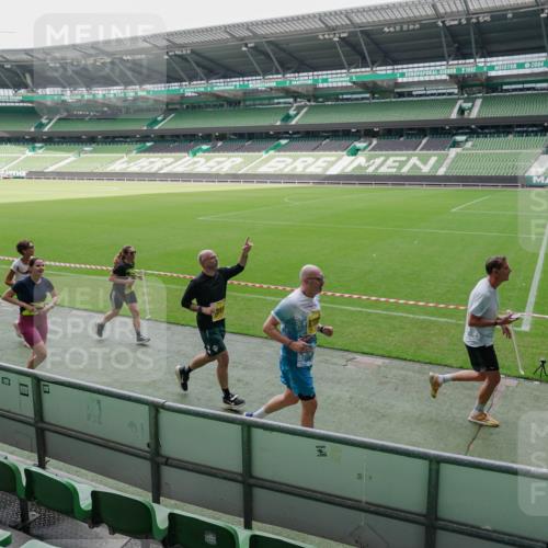 13.09.2026 - 21. swb-Marathon Bremen Michael Burmester http://msf.ph/oto/10488780 13.09.2026 10:34:38 Laufen im Stadion 10018, 10093, 10144, 10147, 10157, 10175, 10177, 10184, 10185, 10211, 10236, 10240, 10245, 10254, 10297, 10355, 10356, 10367, 10368, 10369, 10377, 10408, 10415, 10423, 10427, 10428, 10460, 10485, 10492, 10528, 10530, 10559, 10578, 10604, 10639, 10668, 10669, 10673, 10677, 10687, 10691, 10699, 10700, 10715, 10745, 10749, 10750, 10772, 10787, 10788, 10809, 10828, 10857, 10867, 10914, 10928, 11126, 11162, 11343, 11803, 10146, 10222, 10626 meine-sportfotos.de